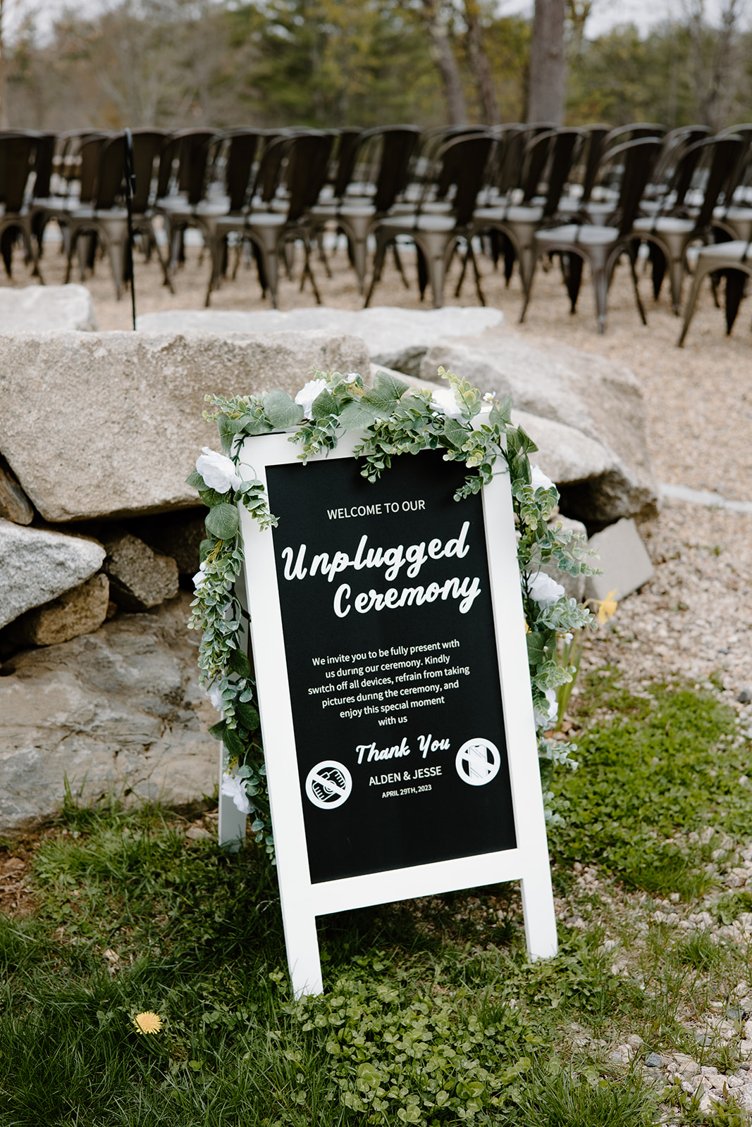 Rustic unplugged ceremony sign.