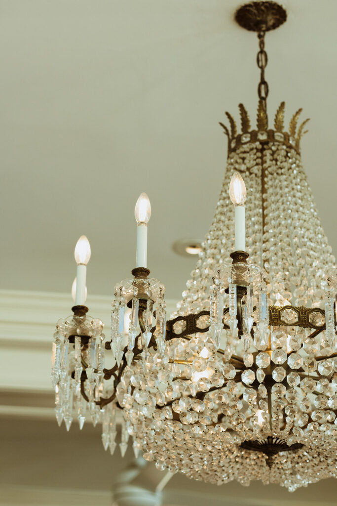 Crystal chandelier at the Bar Harbor Inn.