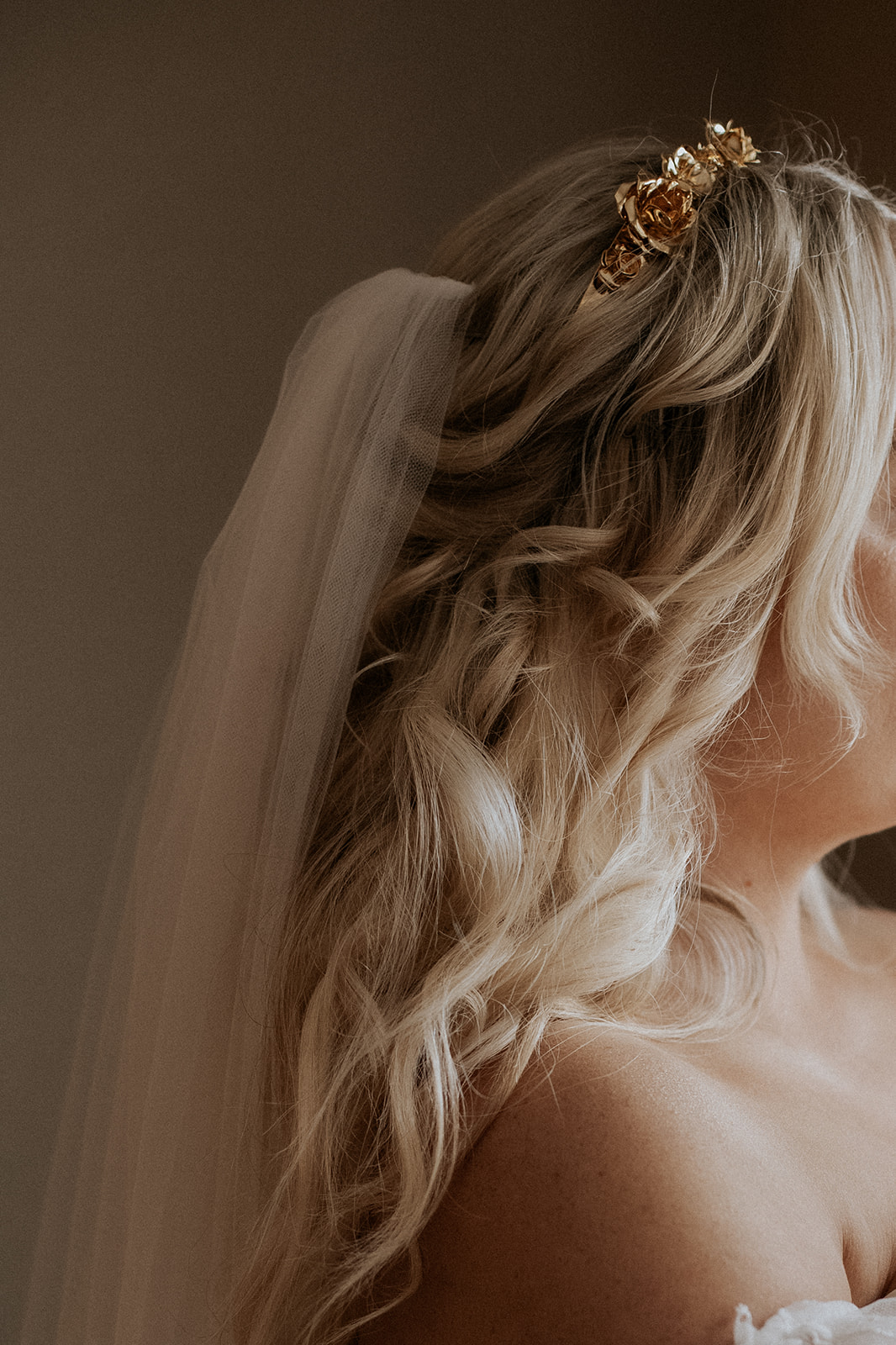 Bridal hair detail photo.